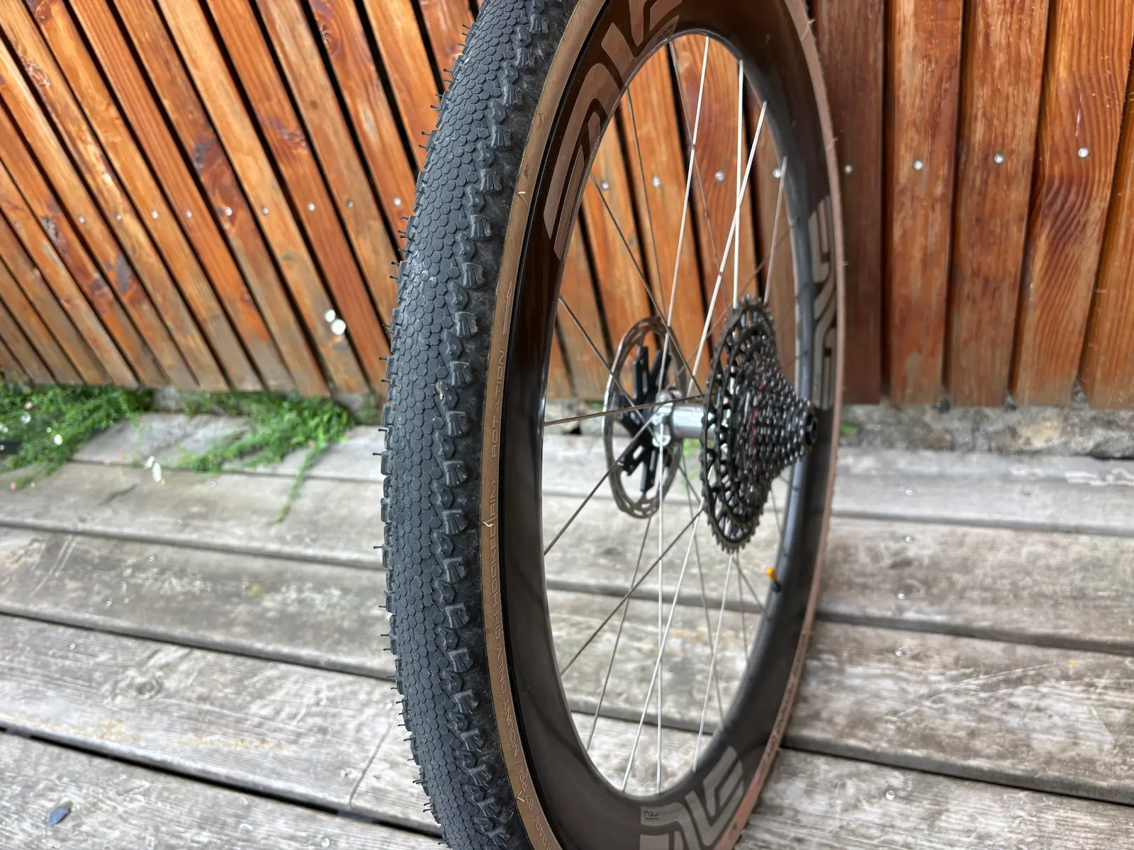 PNEU SUR ENVE G SES 4 5 PRO